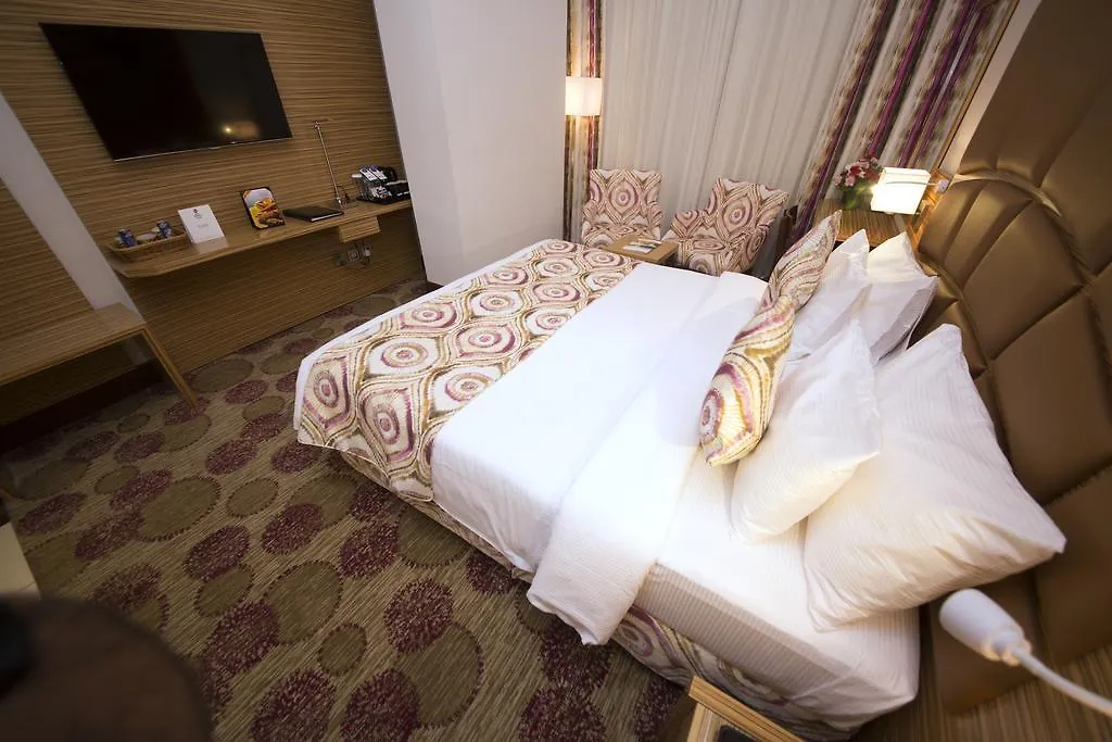 Best Western Plus Pearl Creek Dubái 4*,